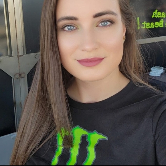 Meet your Posher, Kimberly - Picture 4 of 8